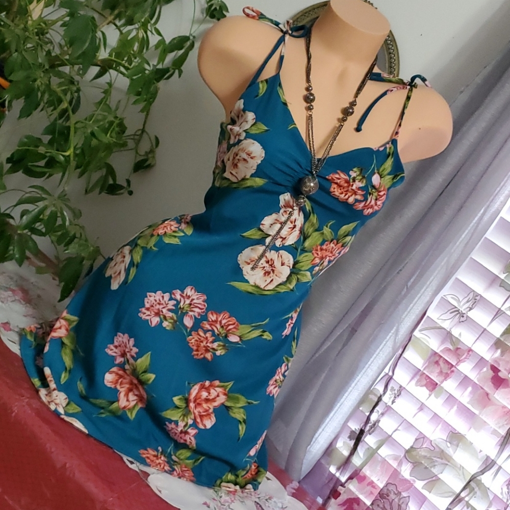 STUNNING SUMMER DRESS - Picture 1 of 12